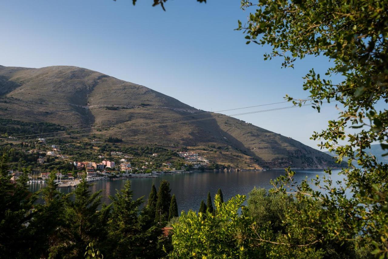 Makris House Apartment Agia Efimia Bagian luar foto